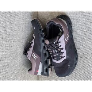 On Running Cloudventure Women's Trail Running Shoes Size US 8